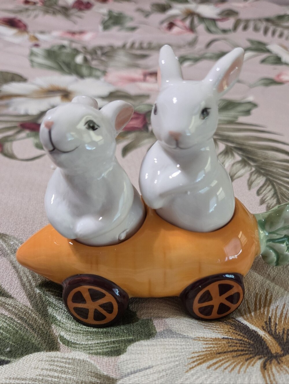 2 White Bunnies sitting on a carrot wagon (Salt n Pepper Shakers)